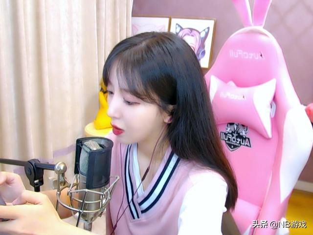 傻妹儿被迫迟到，直播突遇困境，网友：非常满意