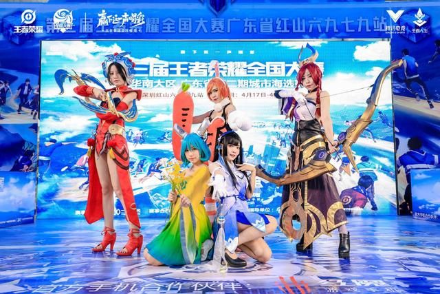 女英雄的COS谁最出色？比游戏皮肤更迷人的王者荣耀Coser