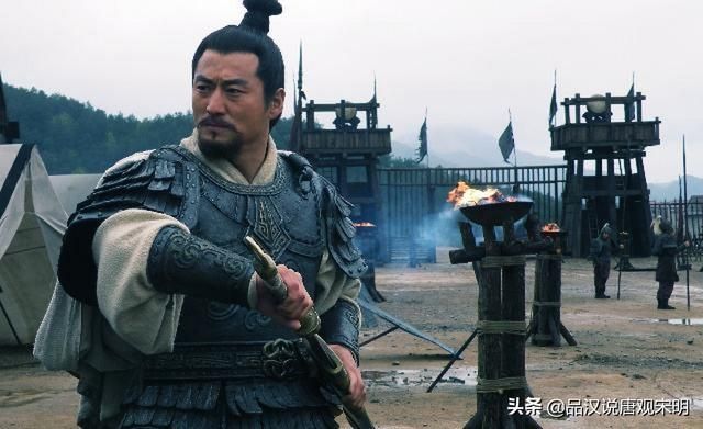 青釭剑对决倚天剑：究竟哪把更锋利？
