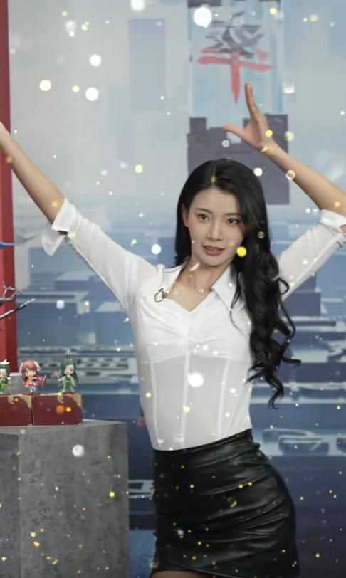 《浩浩妈扮演三国武将？《率土之滨》如何制造电视效果》
