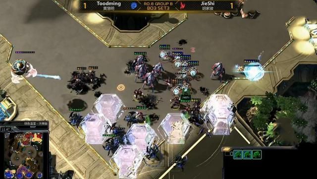神族机械哨兵的悲惨遭遇：防空能力不如追猎者，地面作战无需它