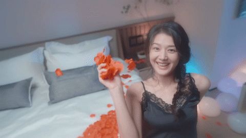 很担心网友的精神状况！6位美女火出圈后，有网友做了个60+版本！