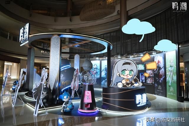 《鸣潮》全球公测火热进行中，霸占多地线下大屏、地铁站等