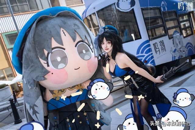 《鸣潮》全球公测火热进行中，霸占多地线下大屏、地铁站等