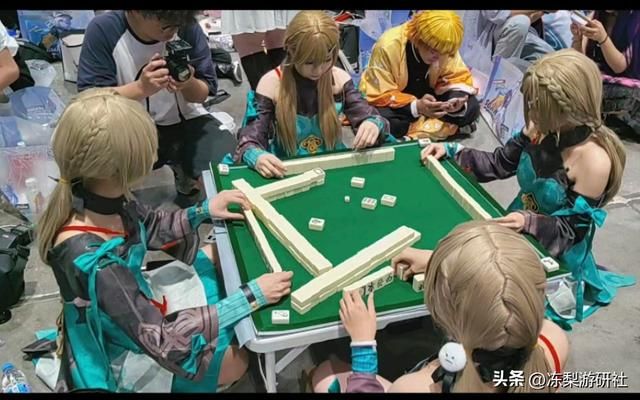 漫展因崩铁真·角色的入侵，变成玩梗大赛？大家厨力尽显玩起尬活