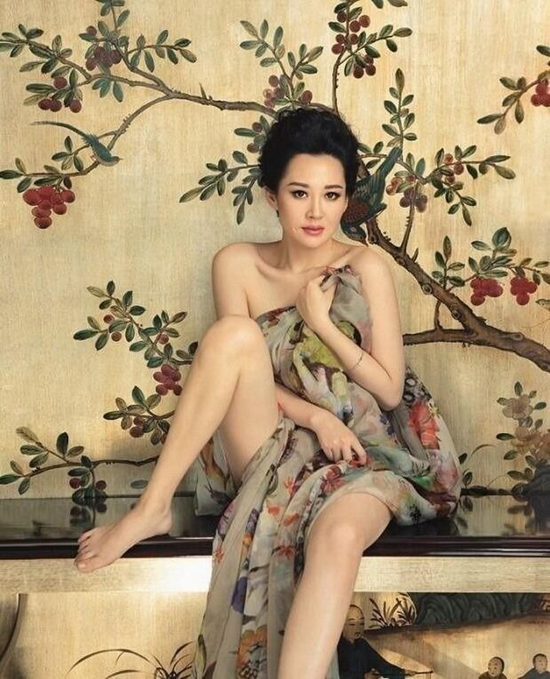 许晴性感身材的秘密：冻龄女神的完美曲线