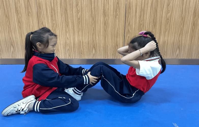 适合二年级小学生的体育课游戏，增强体质！