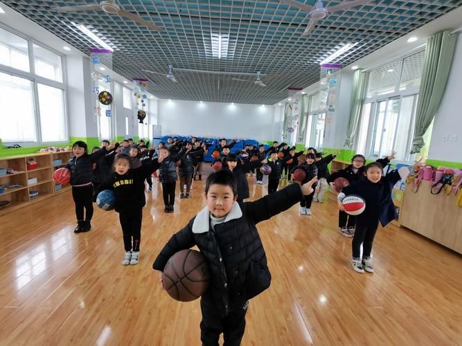 适合幼儿园的篮球游戏，让孩子爱上运动！