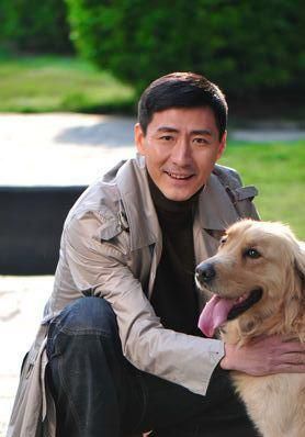 饥饿游戏男主角是谁演的？他的个人资料和演艺经历揭秘！