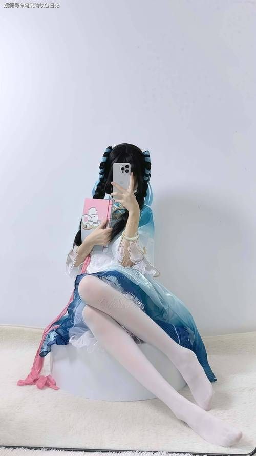 coser小小白粉丝必看 她的最新动态都在这里