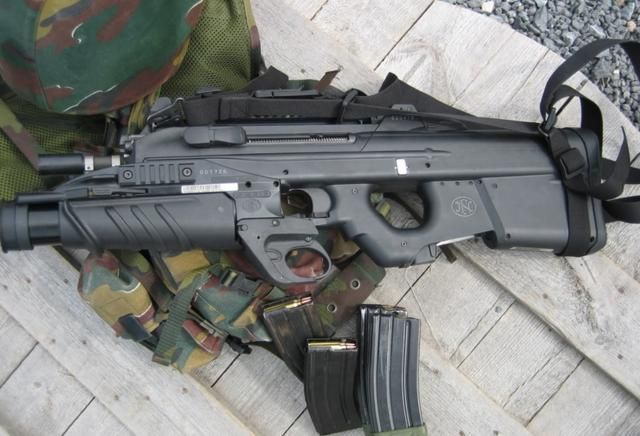 fn f2000突击步枪性能解析与实战评测